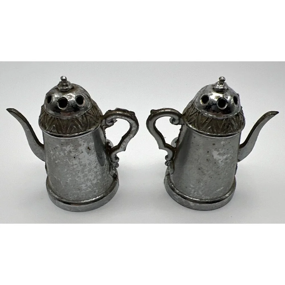 Knotts Berry Farm, CA Tea Kettles Salt And Pepper Shakers With Tray